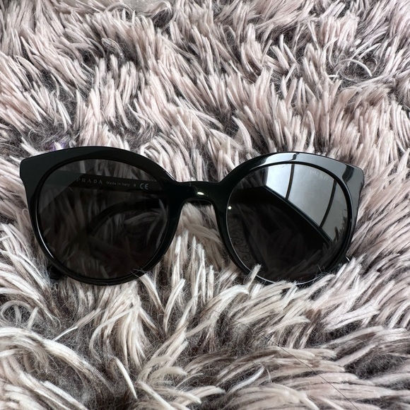 Gorgeous PRADA Sunglasses in EUC - Picture 1 of 10